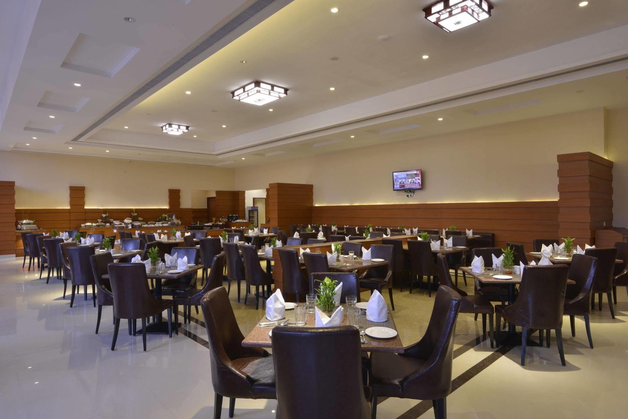 Orchha Palace And Convention Centre Dış mekan fotoğraf